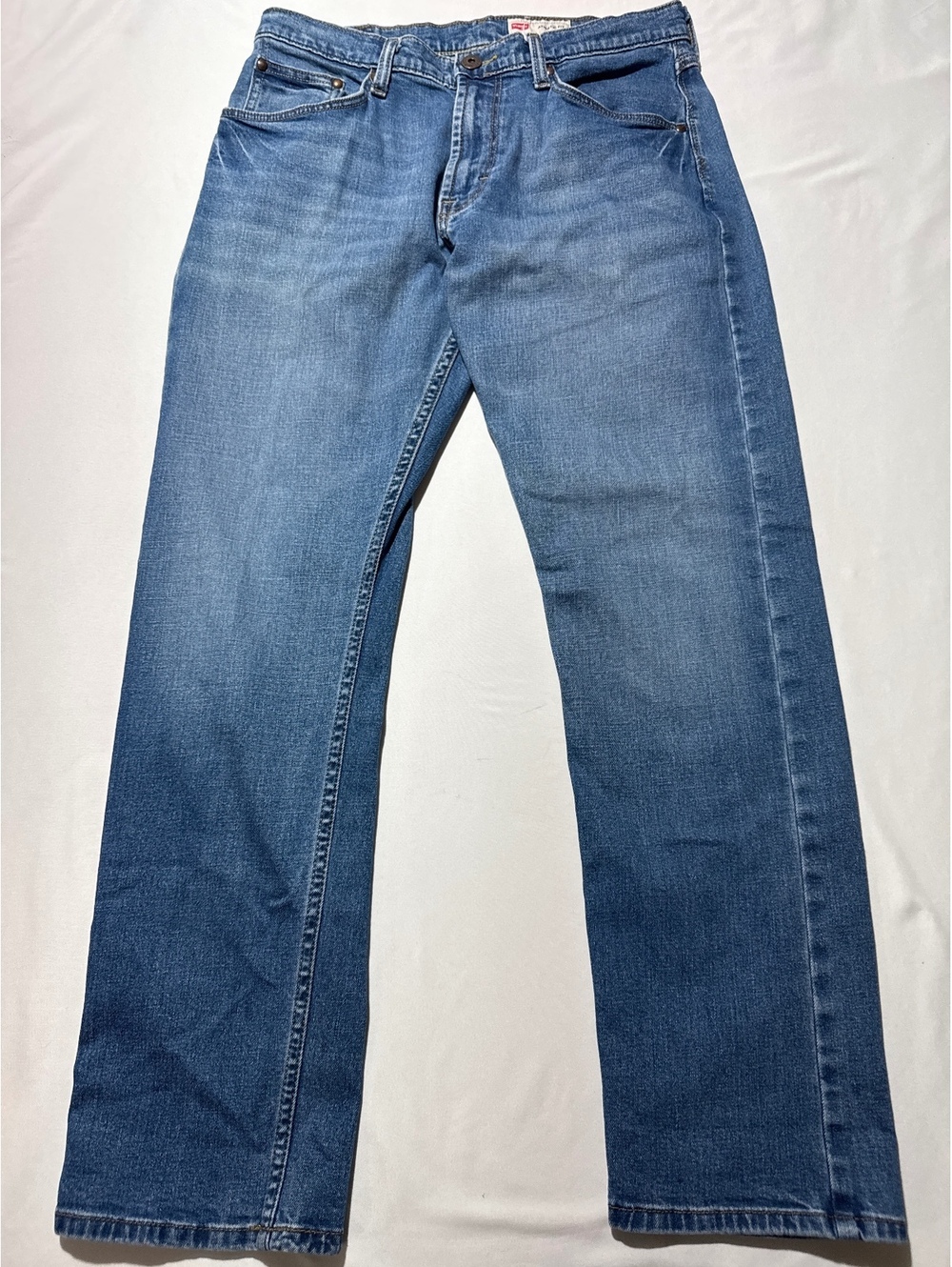 Wrangler Athletic Fit Jeans - Classic Blue Denim for the Fit